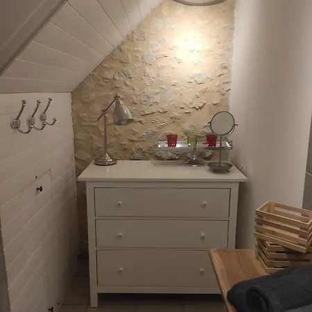 La Francaise Nyaraló Saint-Projet